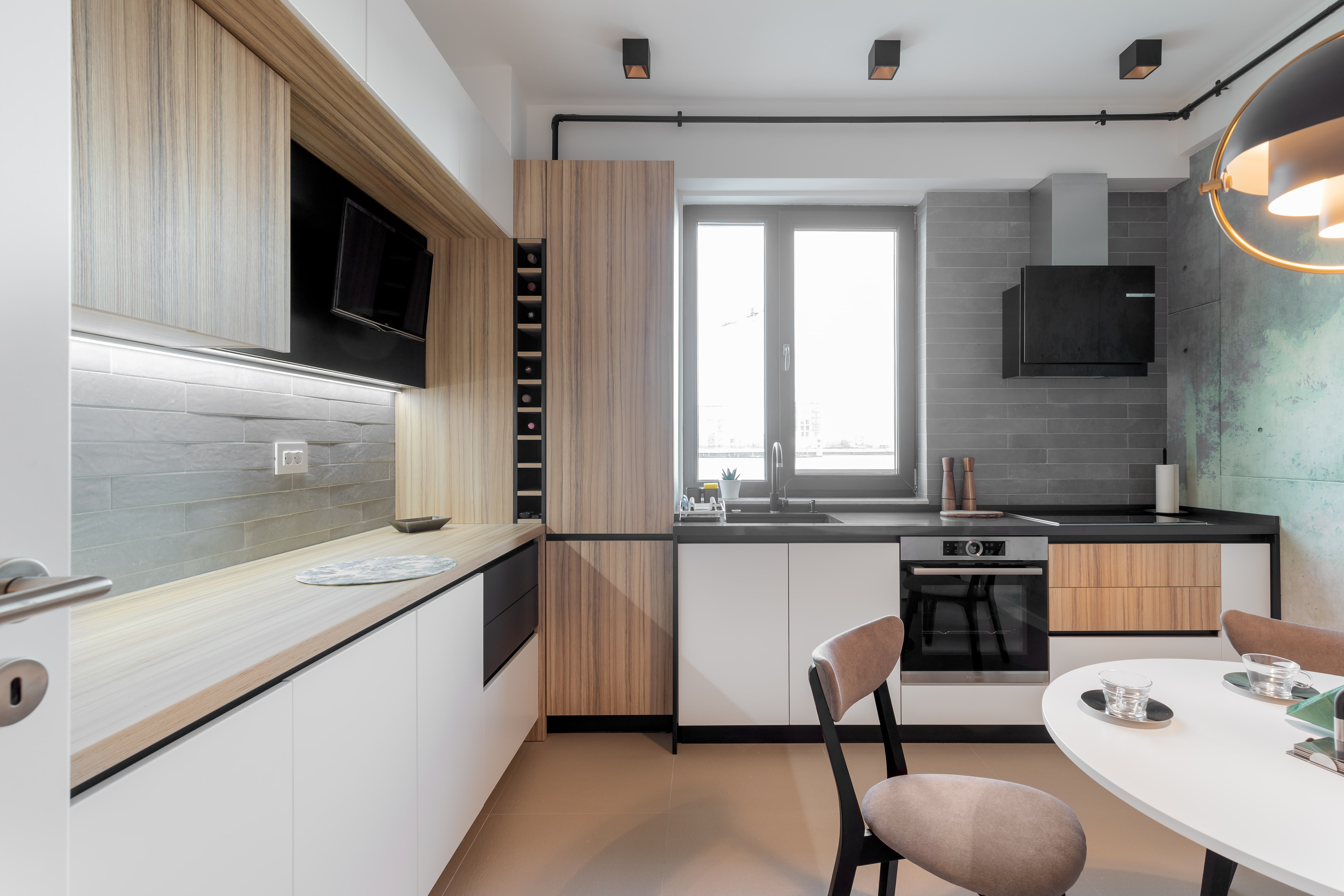 Amenajare bucatarie Pure Mess Design arhitect Sergiu Califar mobilier bucatarie alb stil industrial 