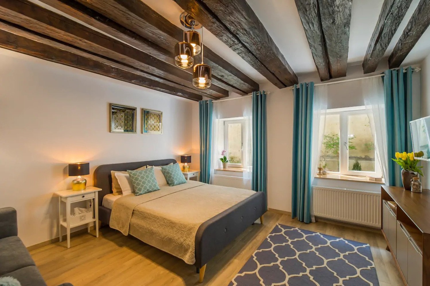 airbnb la munte uptown studio