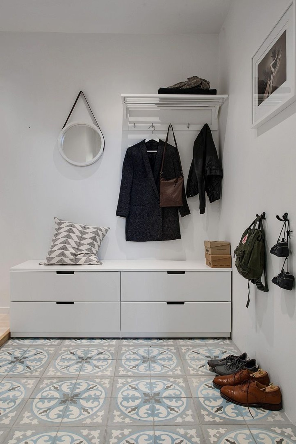 amenajare hol mobilier multifunctional