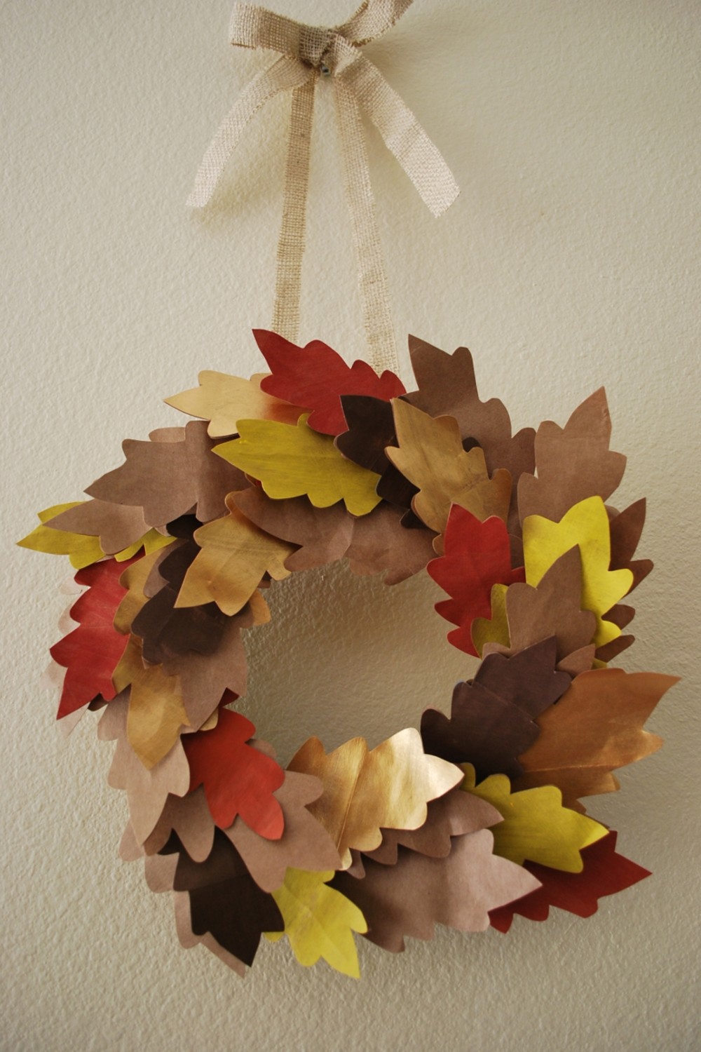 decoratiuni de toamna din materiale reciclabile coroana