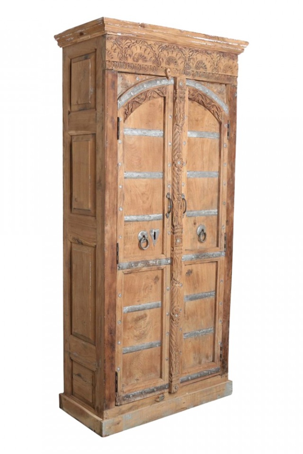 dulapuri vintage din lemn