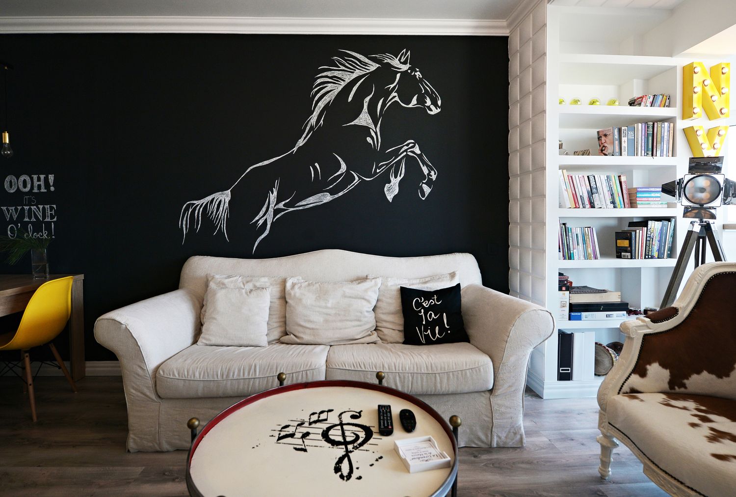 vopsea tabla de scris in living