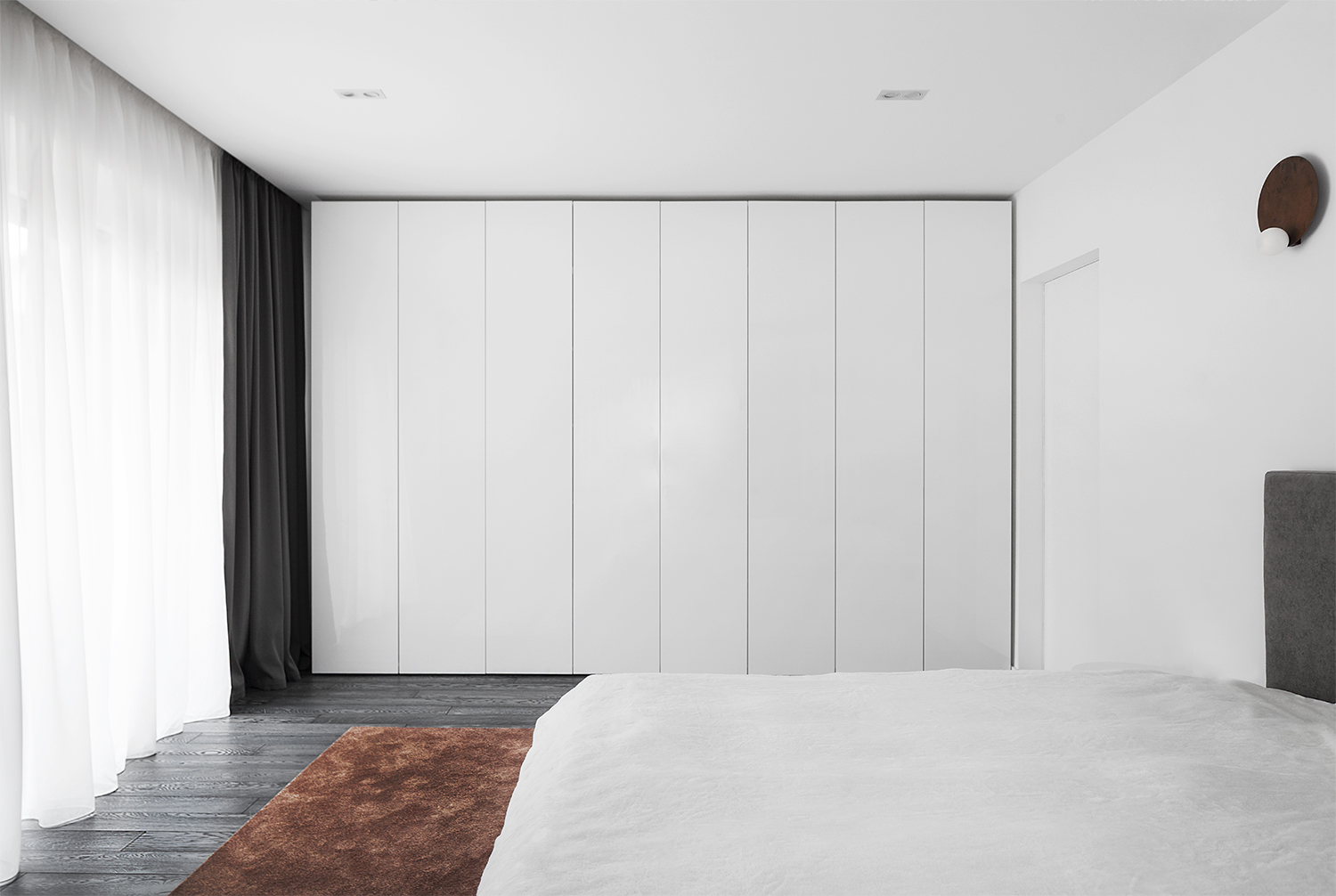 Amenajare dormitor alb negru si gri apartament Craiova Blanc Architecture 