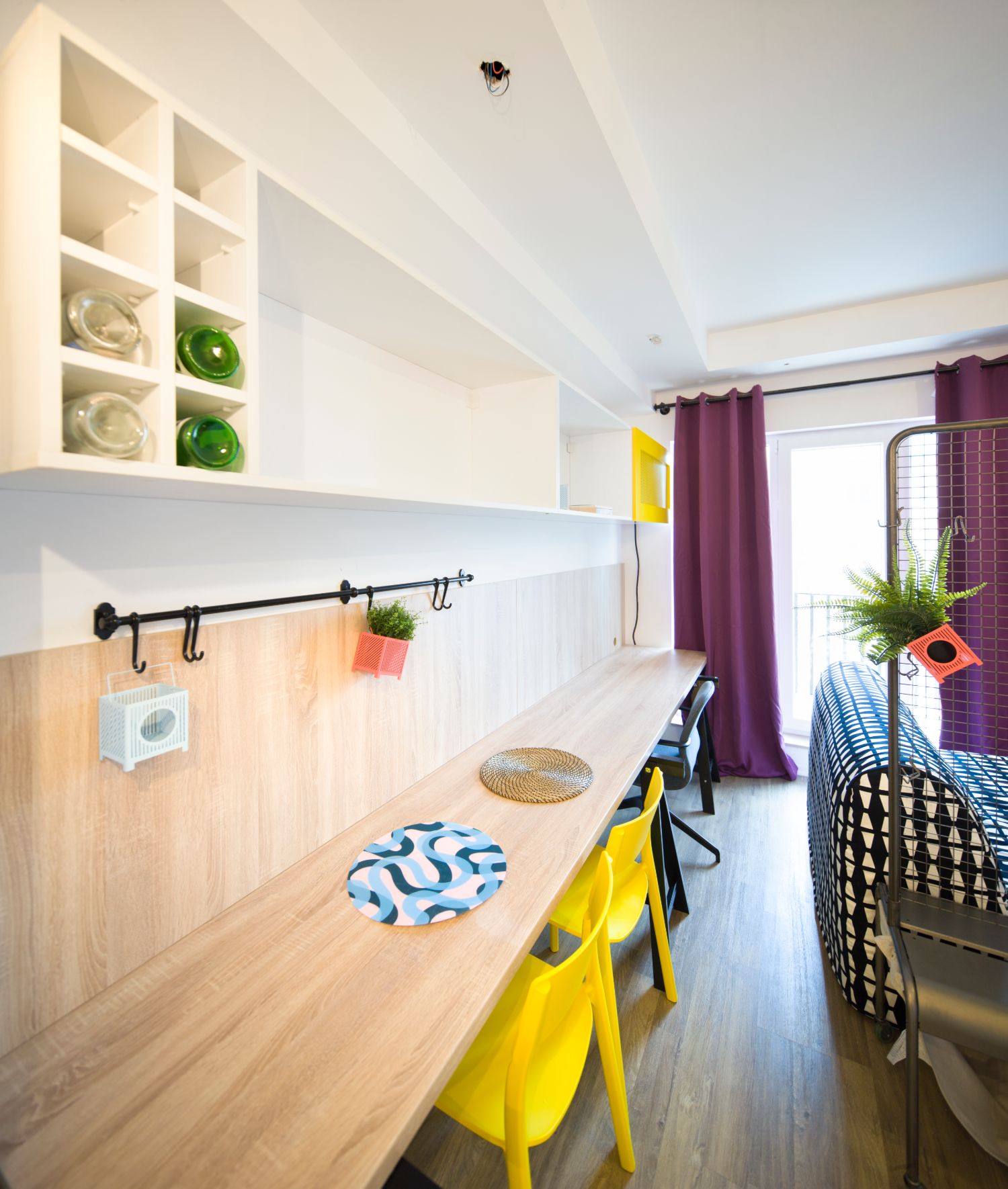 Blat de luat masa montat pe capre Ikea