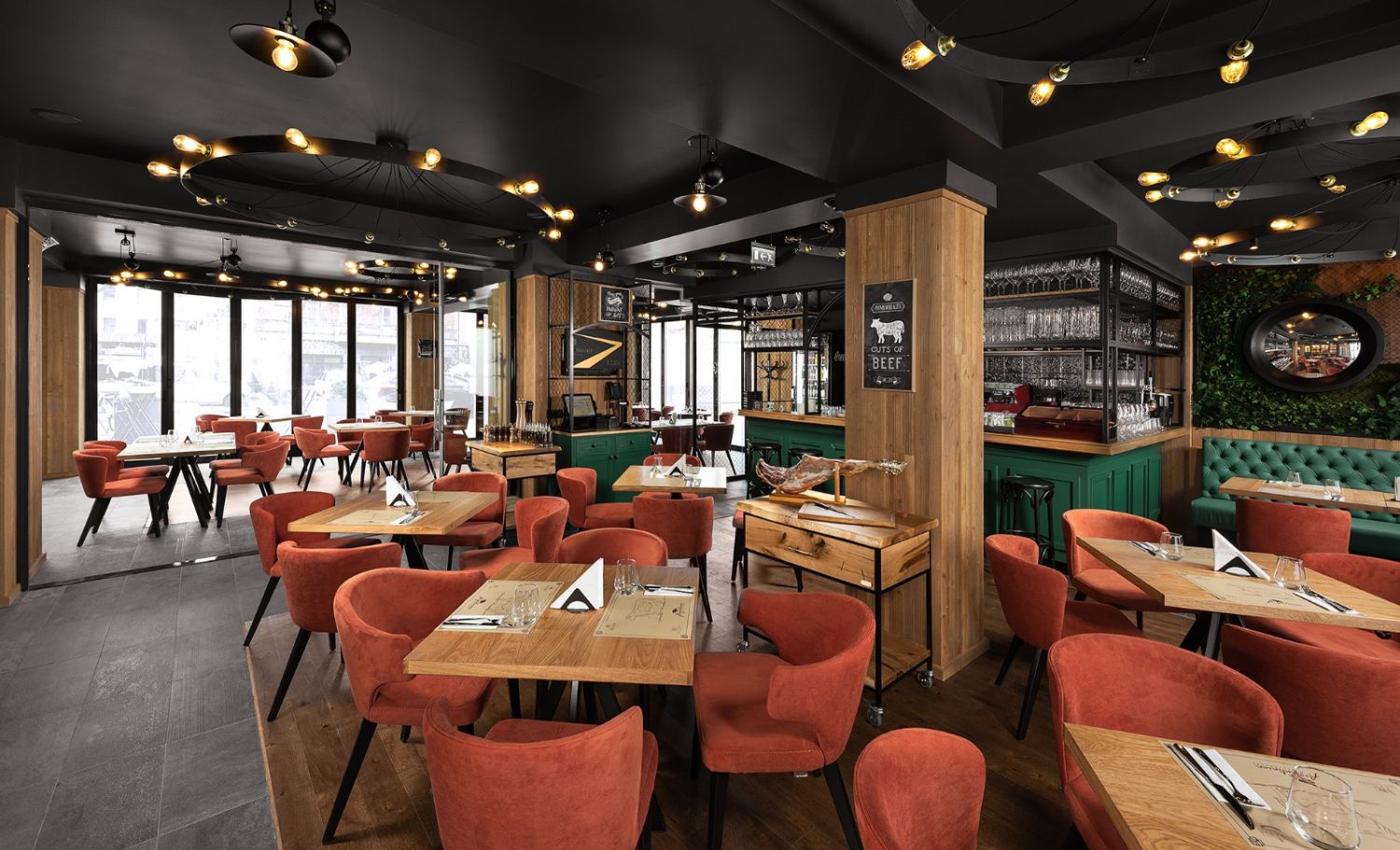 Scaune portocalii - Argentinian Steakhouse Ezzo Design Timisoara (1)