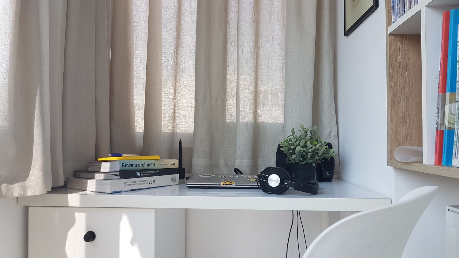 Birou în balcon - arh. Alexandru Călin Space Casuals (3)