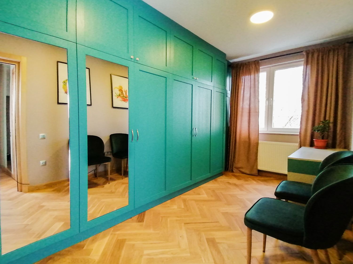 Dressing verde pe comanda - amenajare Pibo Projects 