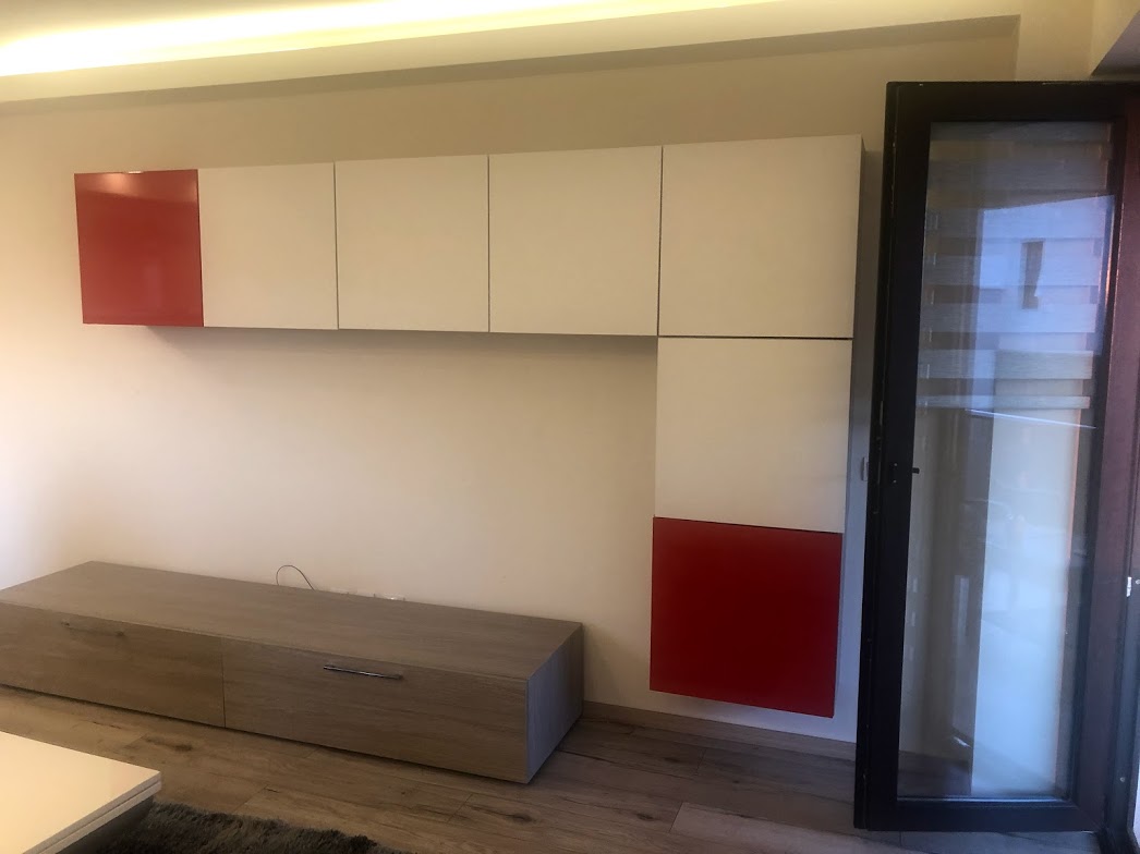 Mobilier living alb cu roșu