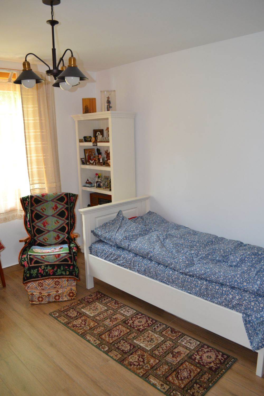 O cameră este decorată în stil... bătrânesc