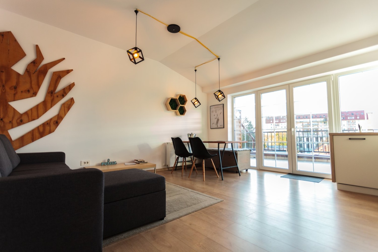 Loft Brasov living room dining loc de masa - Interiology arh. Alexandru Bucur