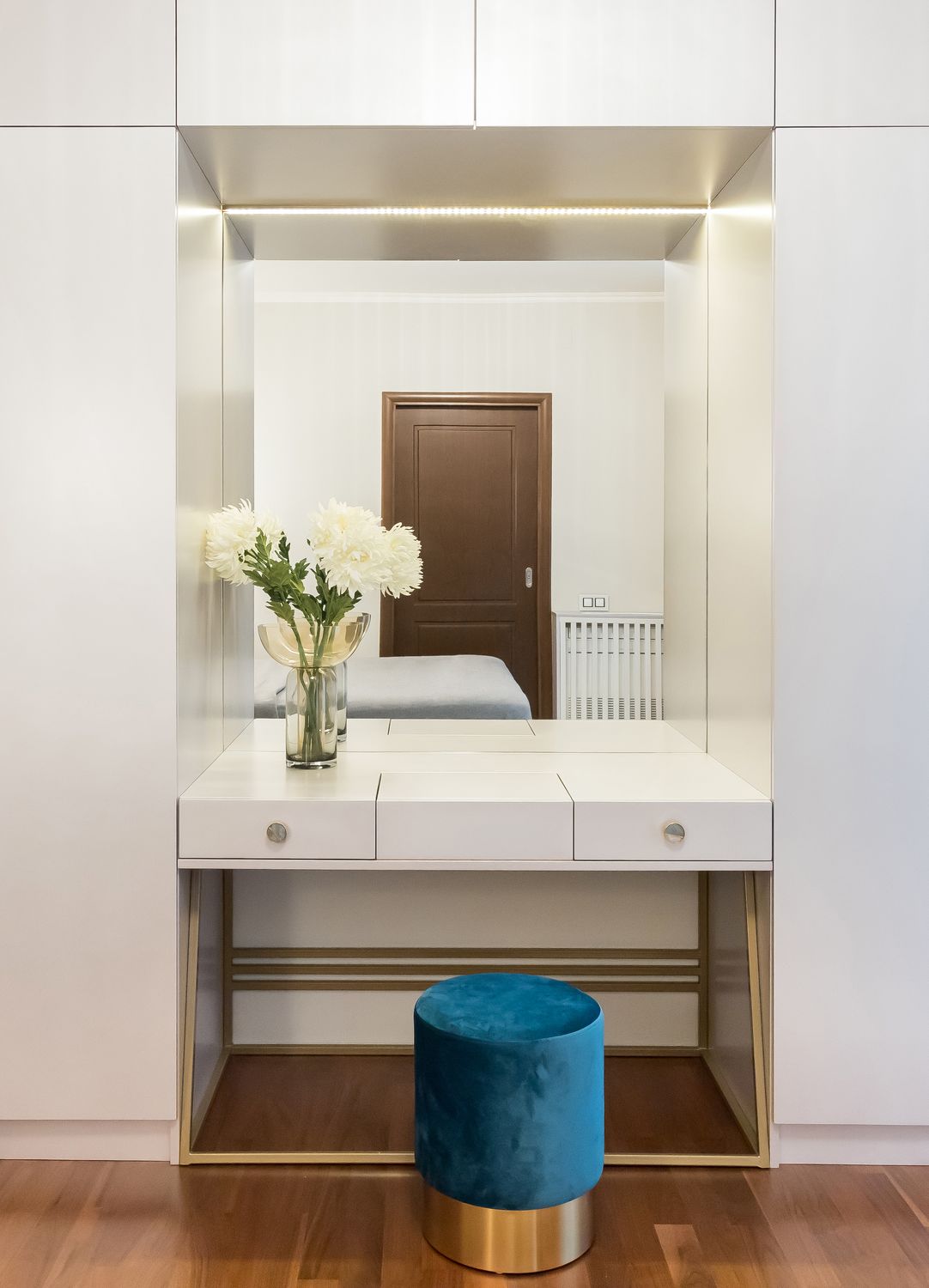 apartament glam masa de toaleta