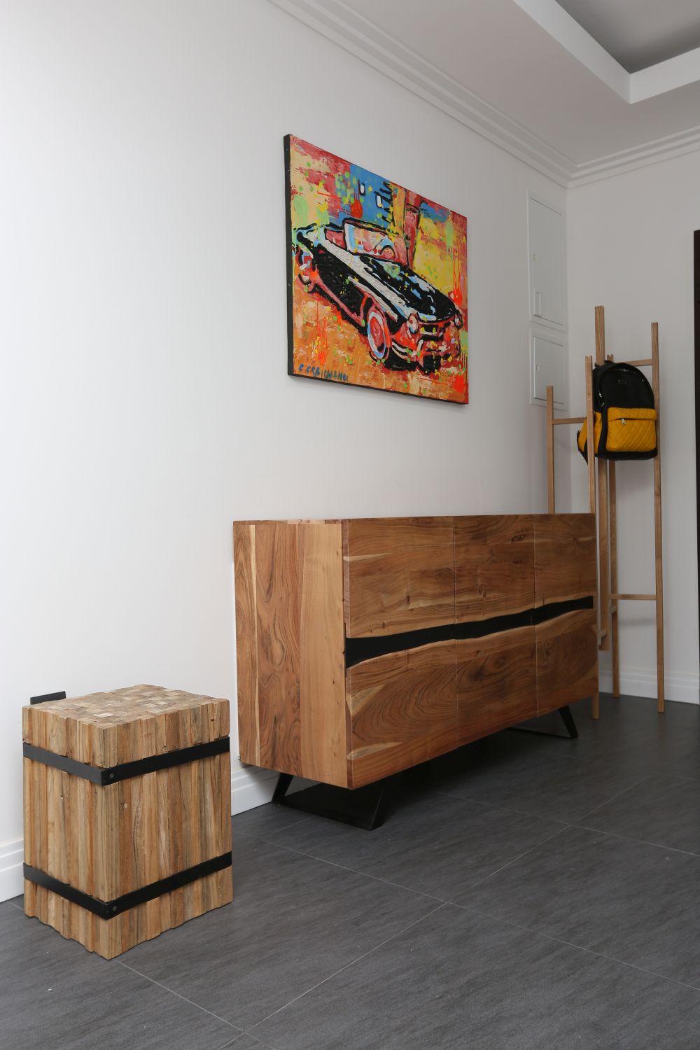 Mobilier cu aspect nefinisat