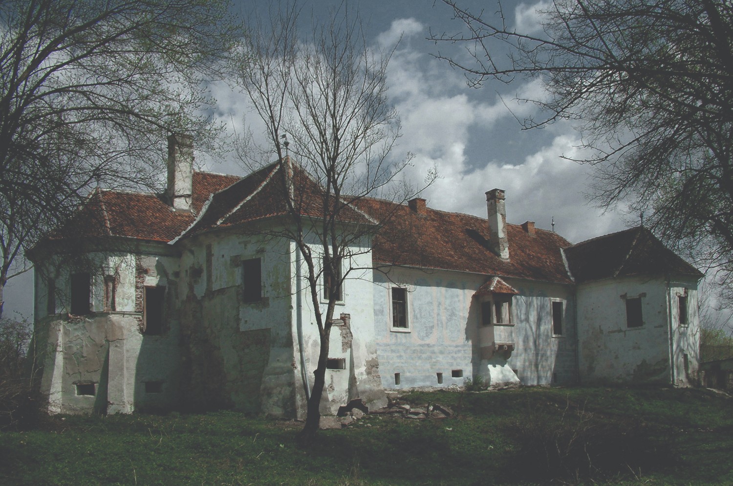 Castelul nobiliar din Micloșoara înainte de restaurare (2)