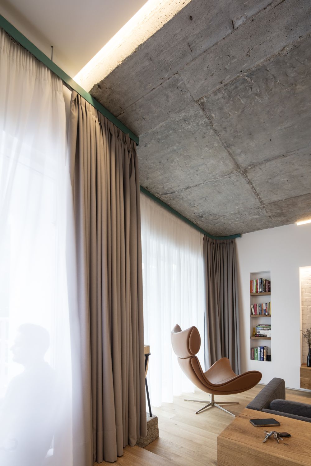 beton expus tavan