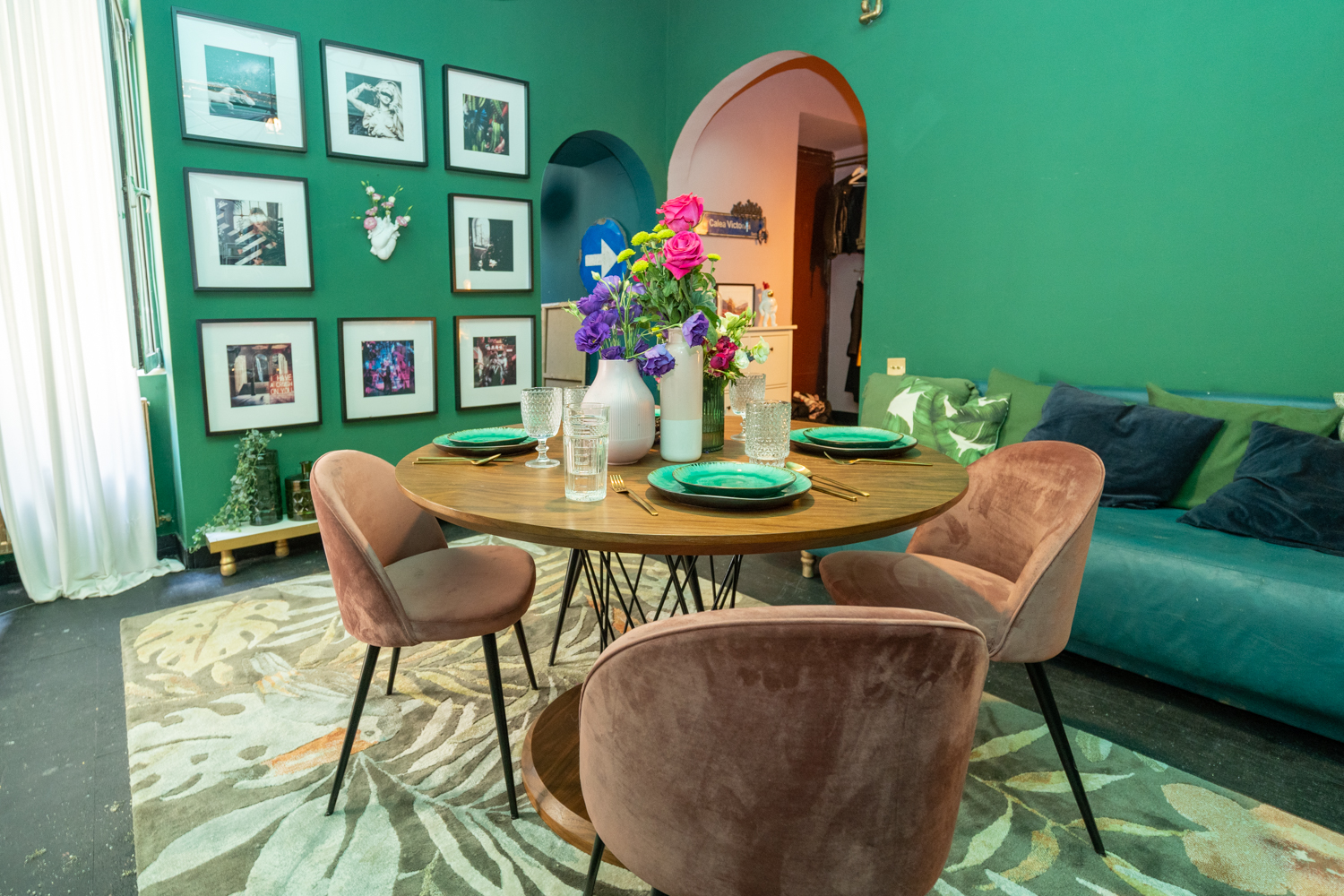 Apartament cu trei camere Calea Victoriei - acasă la arh. Larisa Rățoi - living verde (2)