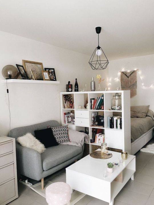 Patul poate fi delimitat de o piesă de mobilier