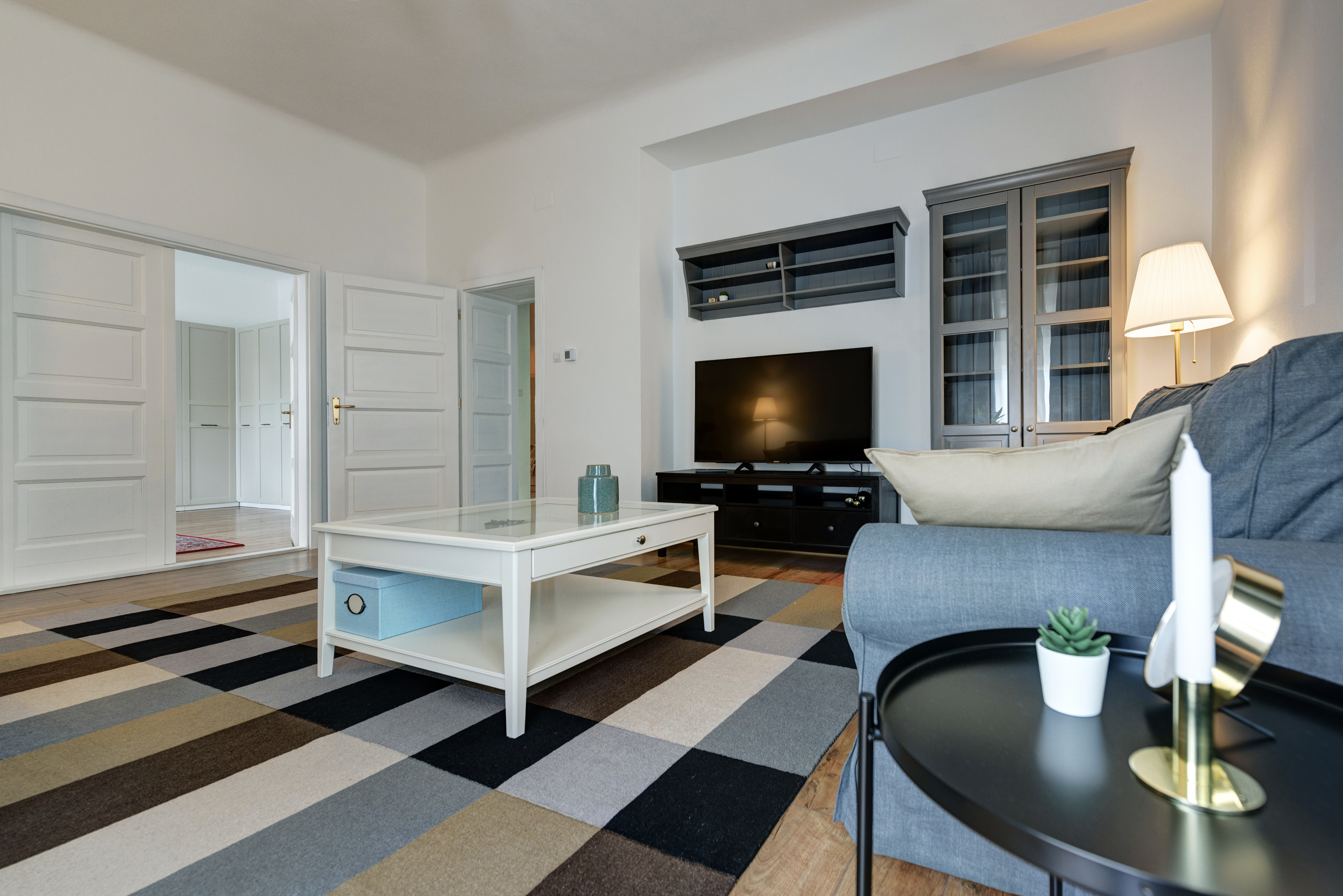 apartament Cluj mobilat Ikea living ușă dormitor