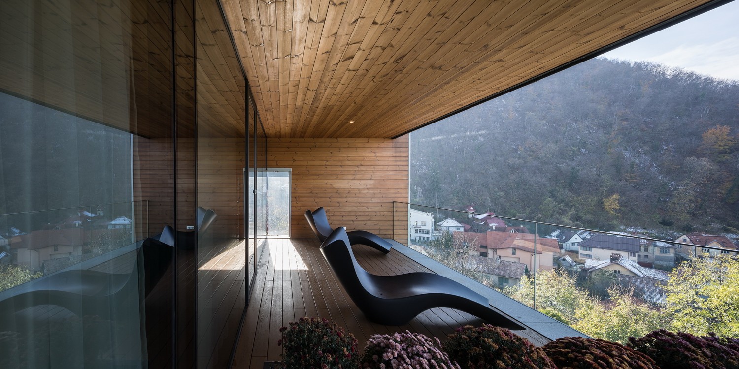 Building Emil Garleanu_foto Radu Malasincu_exterior terasa Brasov (2)