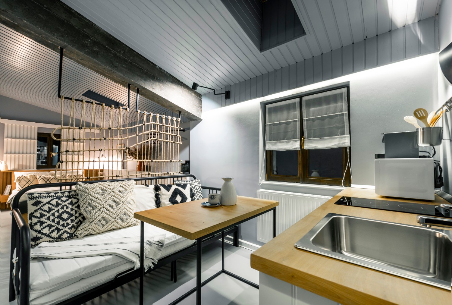 Garsoniera de inchiriat AirBnb Bucuresti stil boho chic - arh. Andra Bica Kanso Design (3)