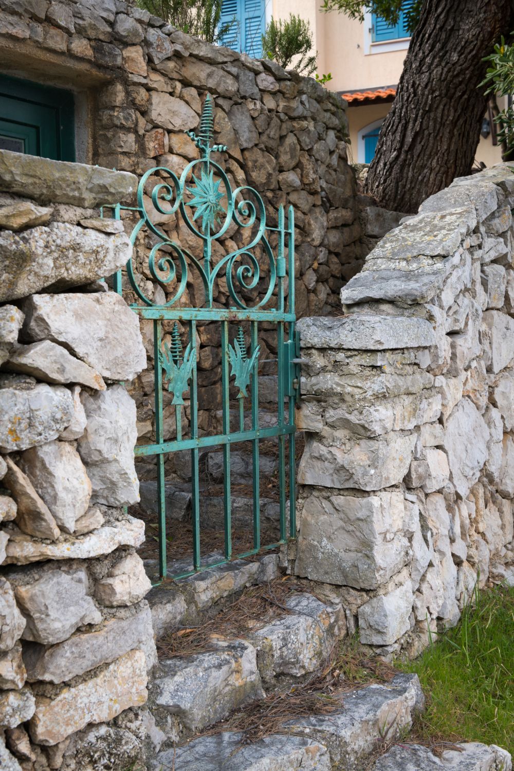 materiale gradina rustica