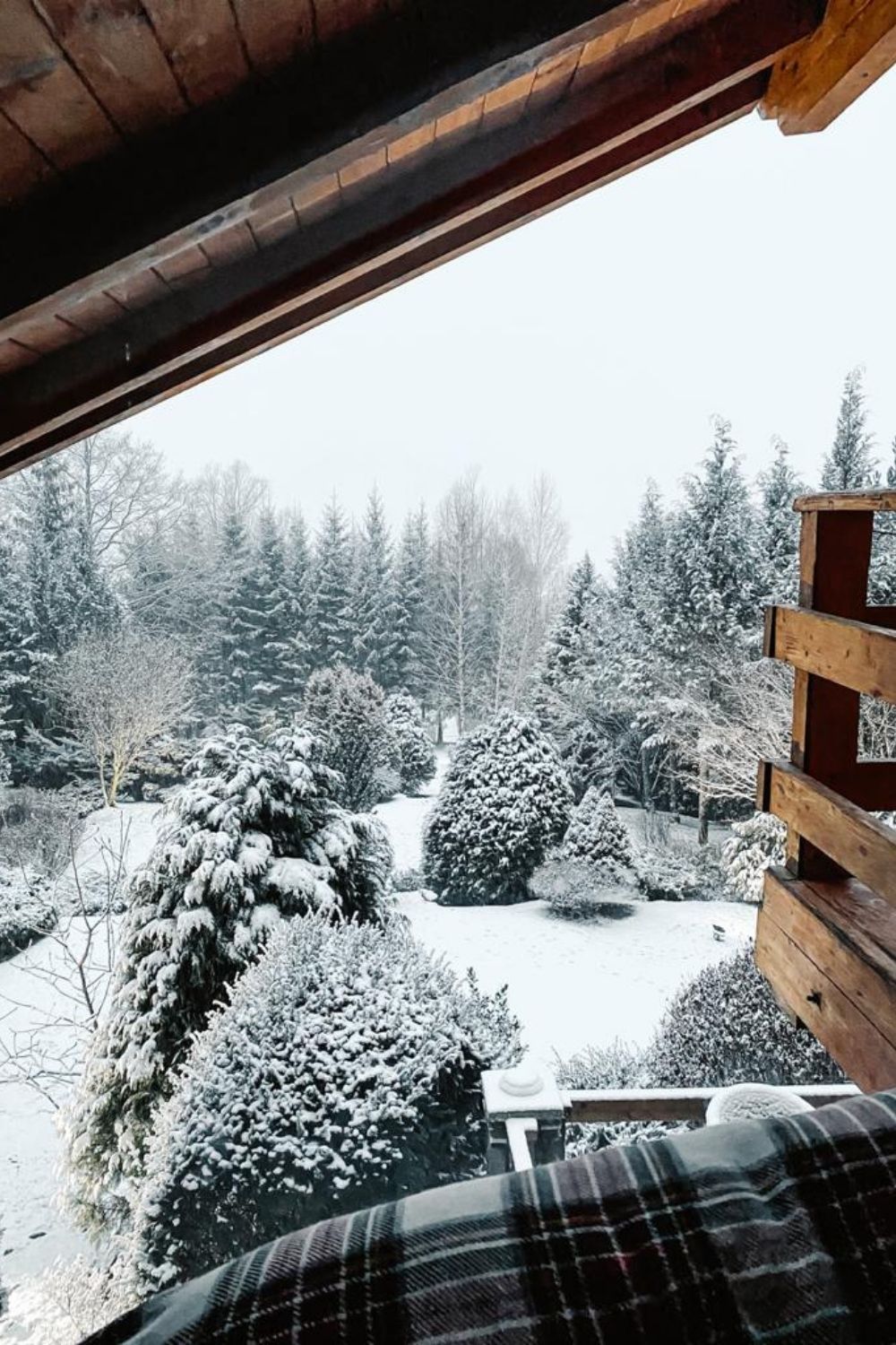 priveliste iarna casa la munte