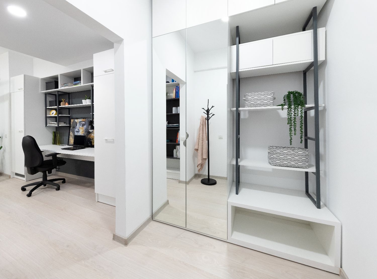 Hol Garsoniera Bucuresti renovata si modernizata de arh. int. Stefania Bobaru - VIM Studio (12)
