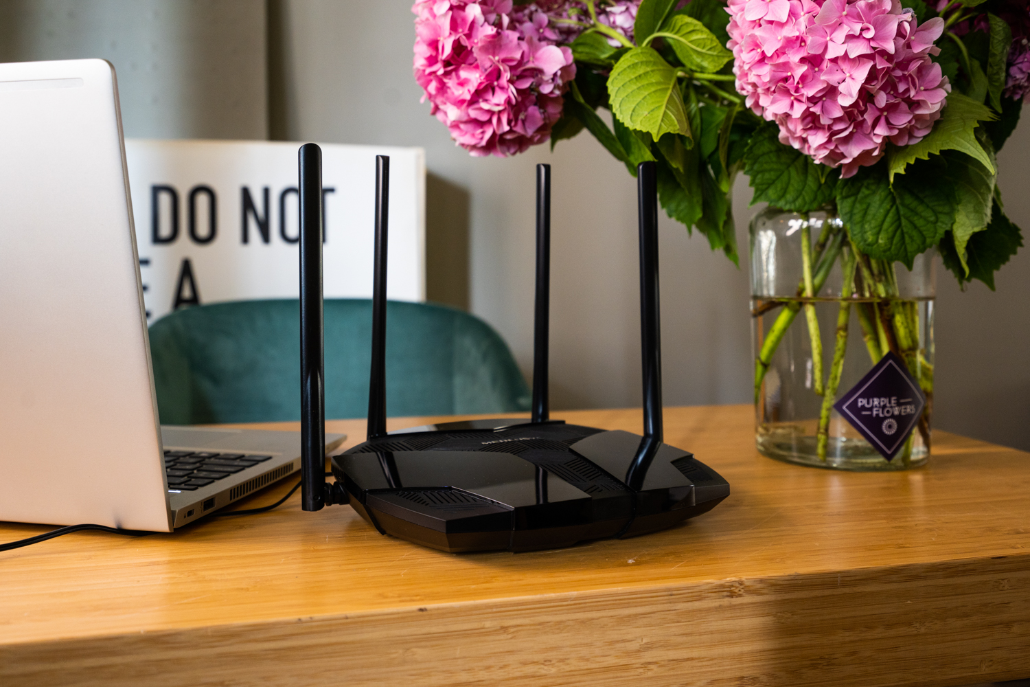 closeup router wifi 6