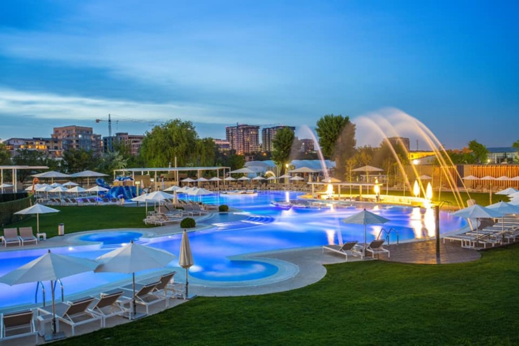 Pescariu AQUA oferă o piscină spațioasă, dar și două jacuzzi-uri