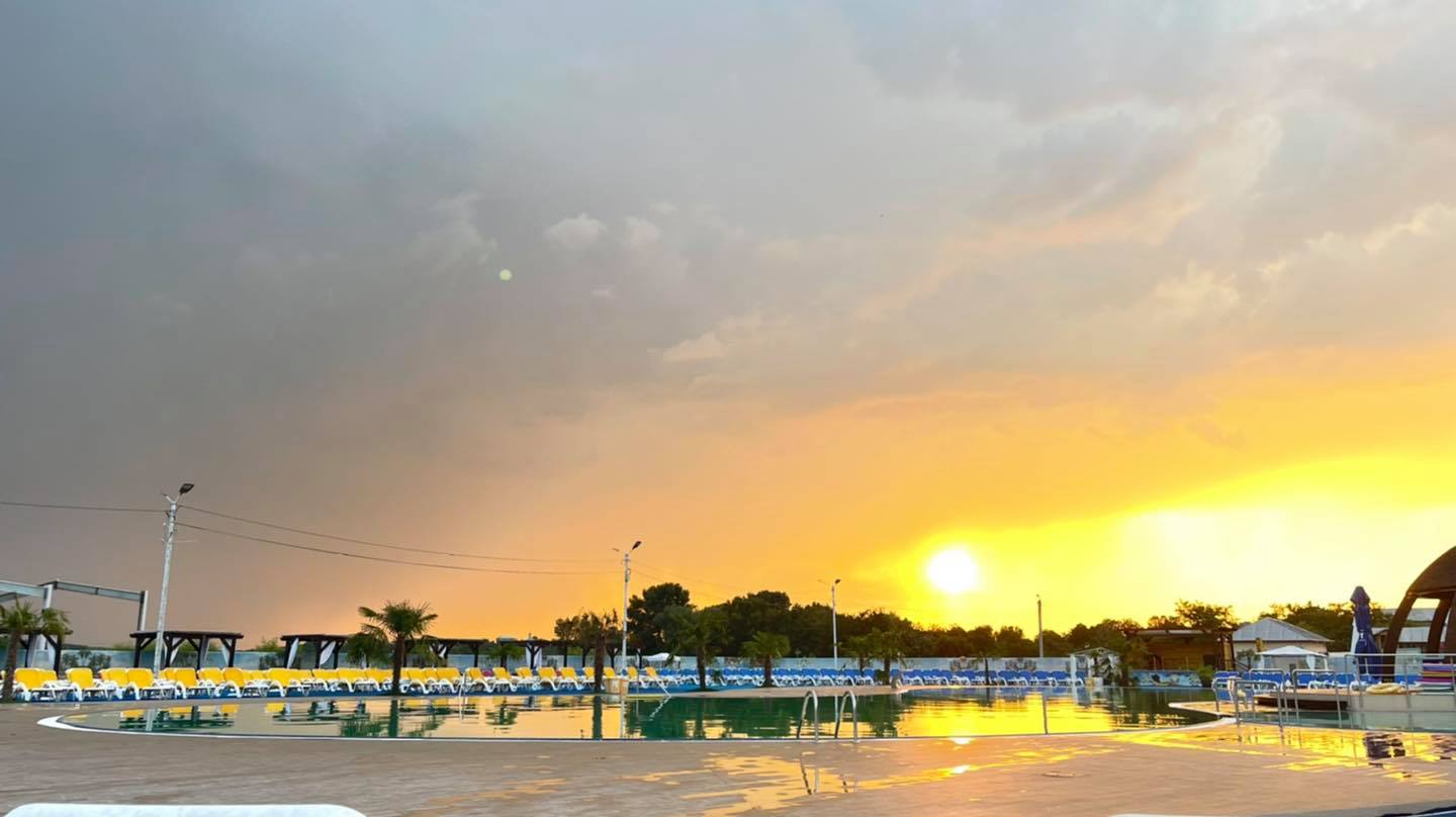 piscine langa Bucuresti Don Pedro te poți bucura de un apus superb
