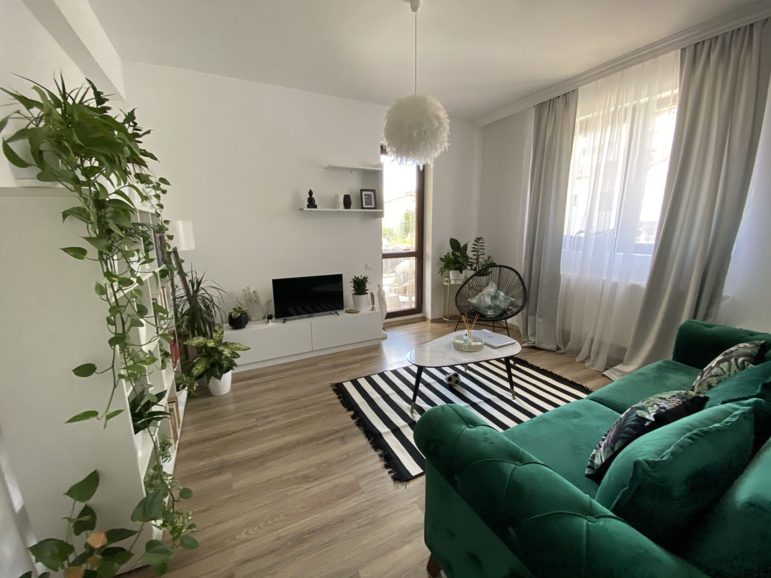 amenajarea living canapea verde cristina barbulescu