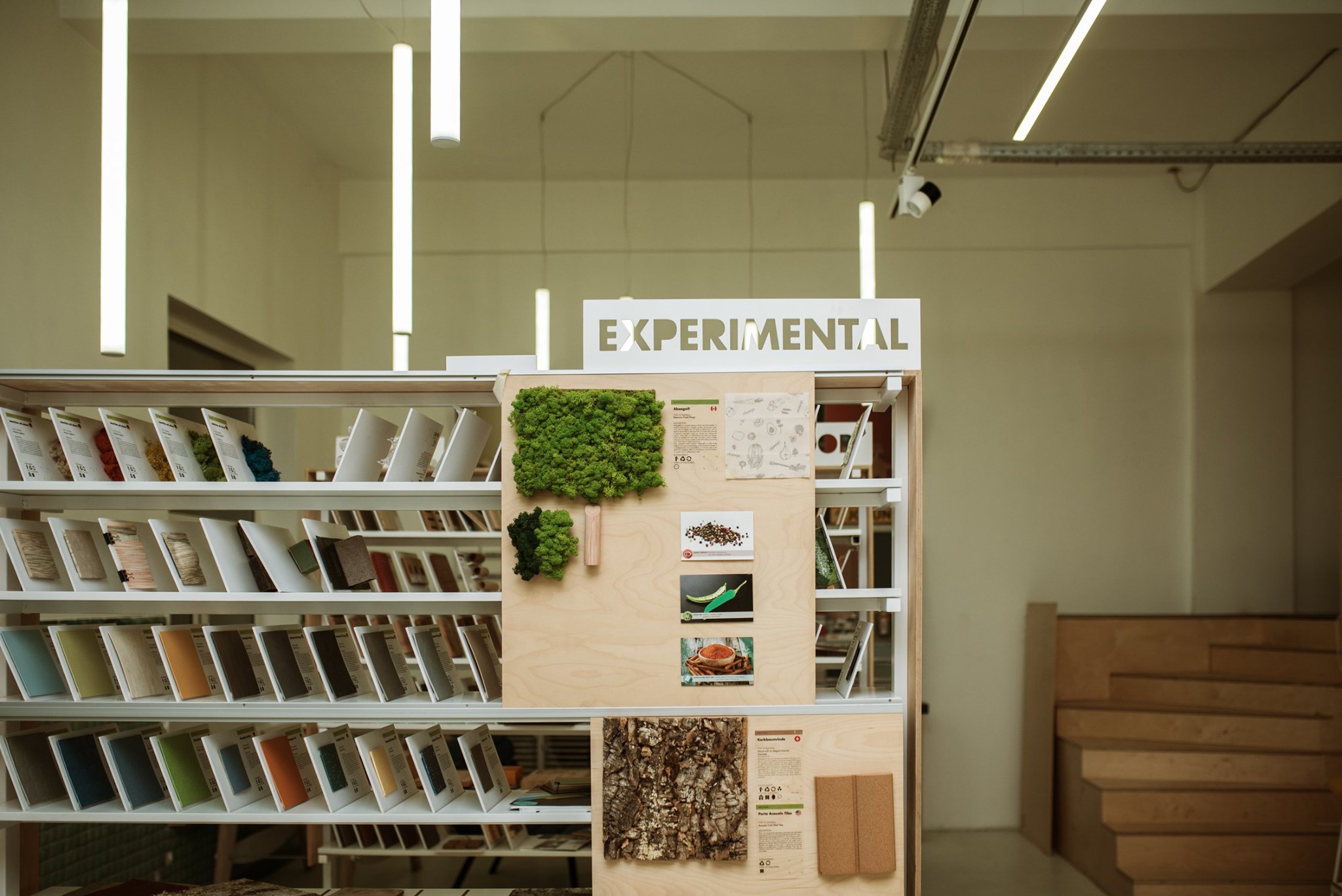 mater biblioteca de materiale