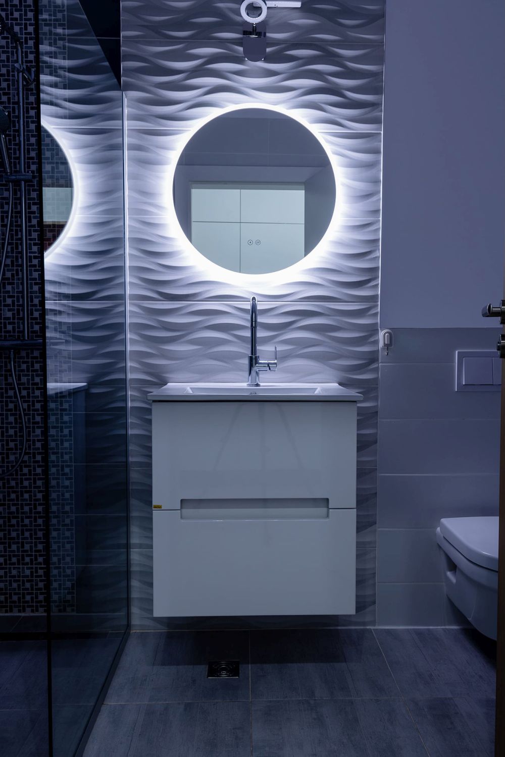 baie lumina oglinda studio a