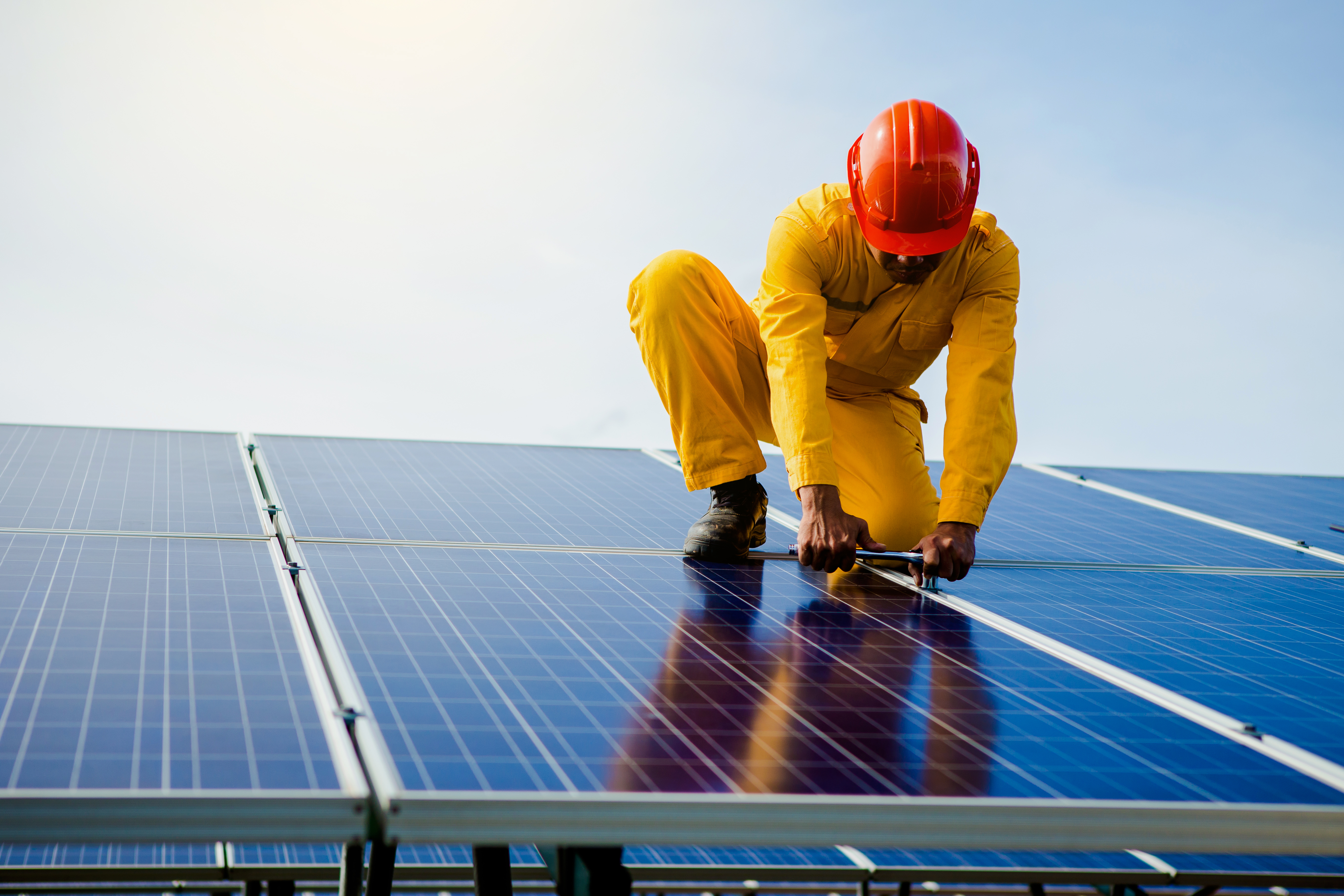 Casa Verde Fotovoltaice panouri fotovoltaice shutterstock
