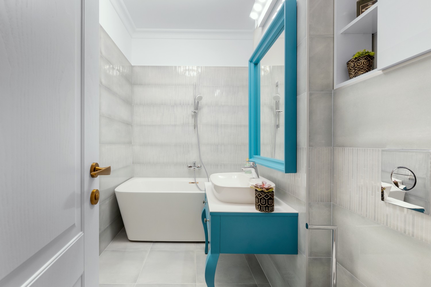 Amenajare duplex București - Interiology arh. Alexandru Bucur - baie mobilier Dalet turcoaz