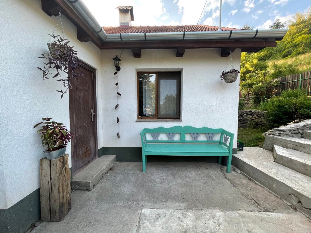 Intrarea în cabană