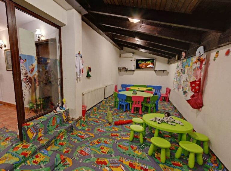 taverna sarbului loc de joaca copii