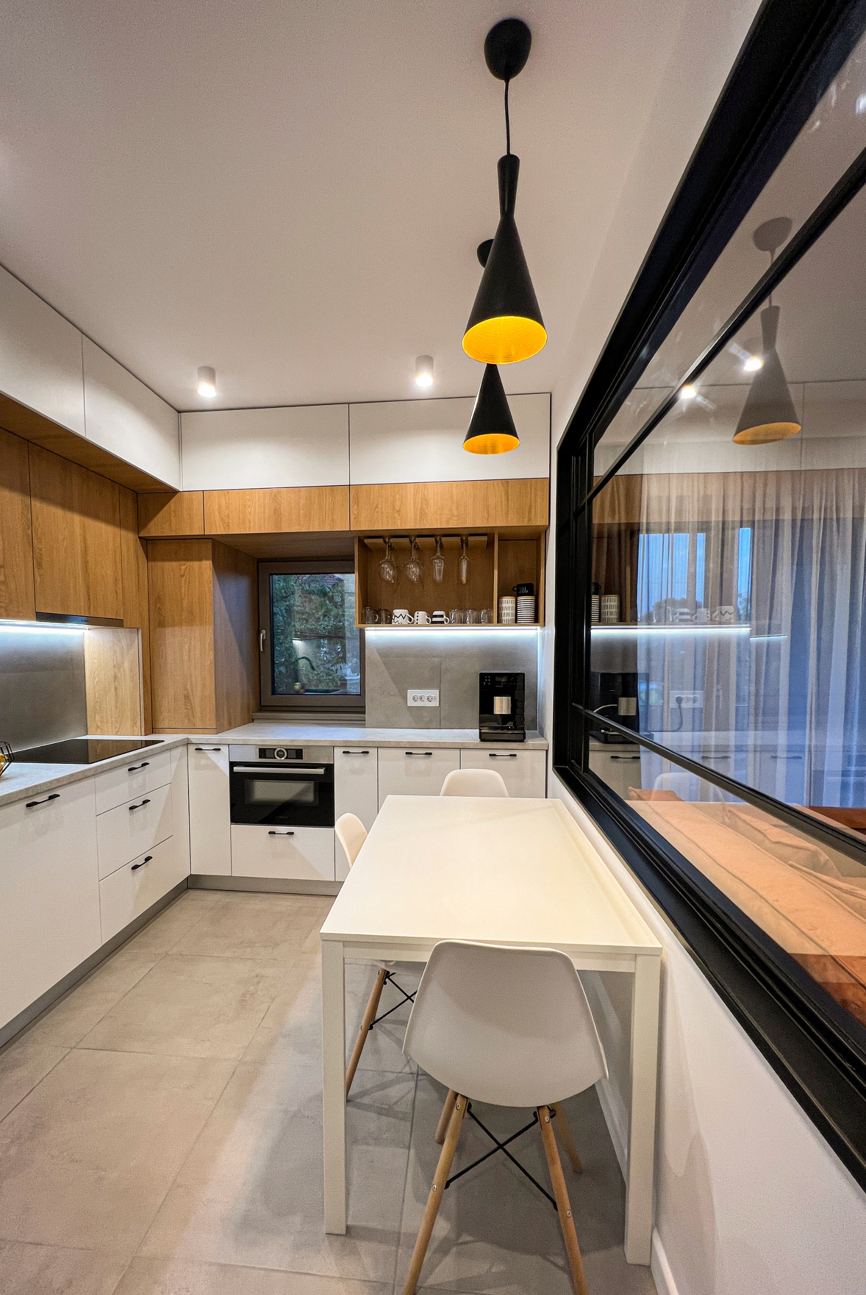 apartament cu trei camere bucătărie