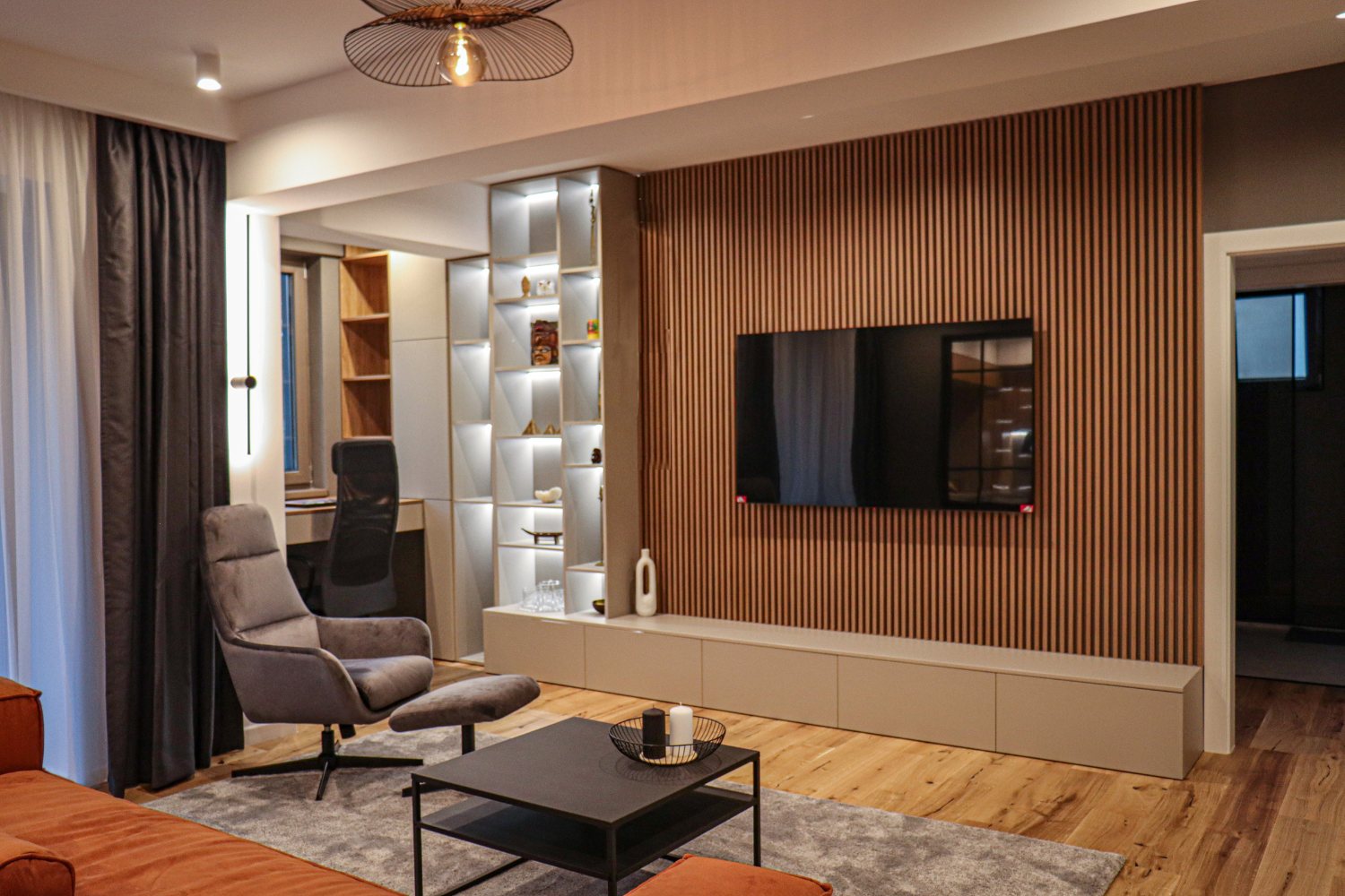apartament cu trei camere riflaj perete