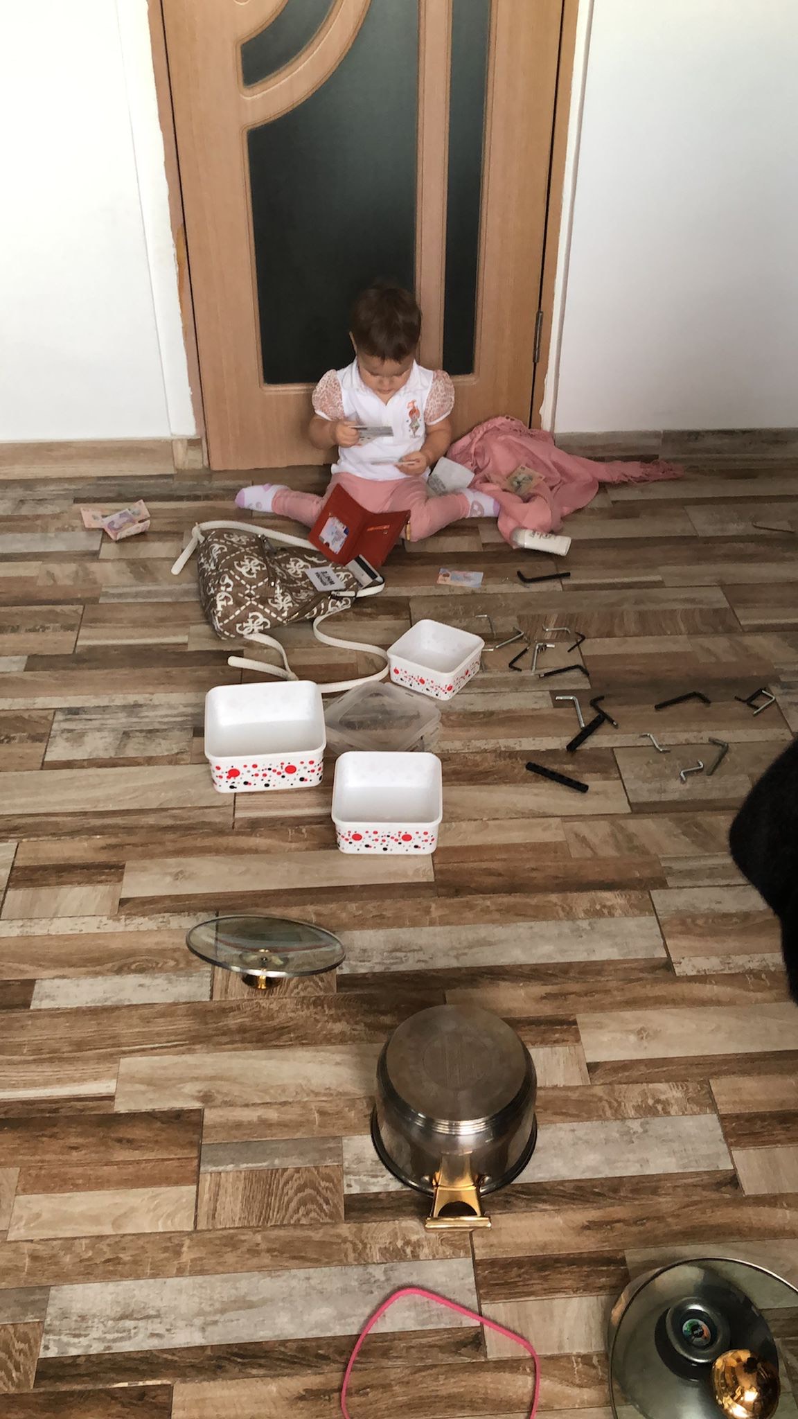 Nasrin_cum se schimba acasa cu un copil