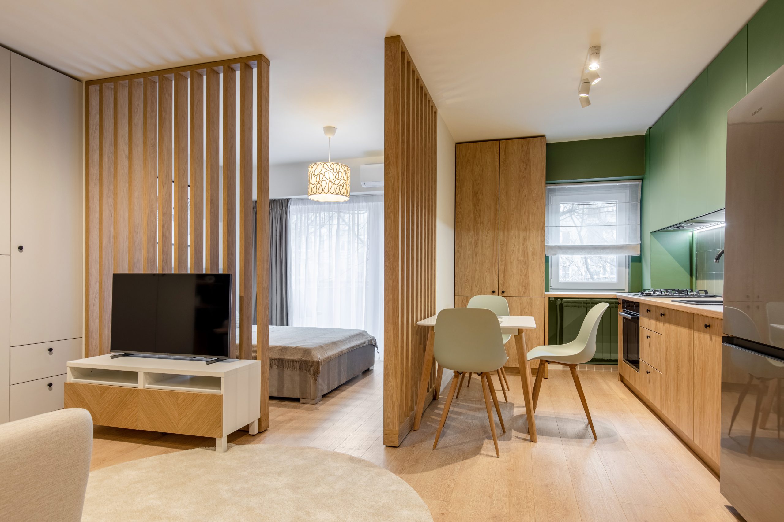 renovare amenajare garsonieră open space compartimentare cu living dormitor bucatarie
