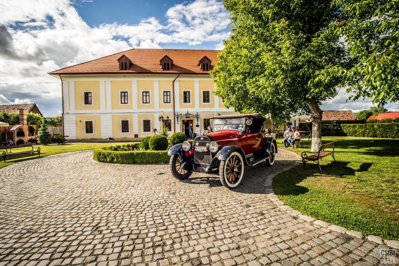 castelul haller booking