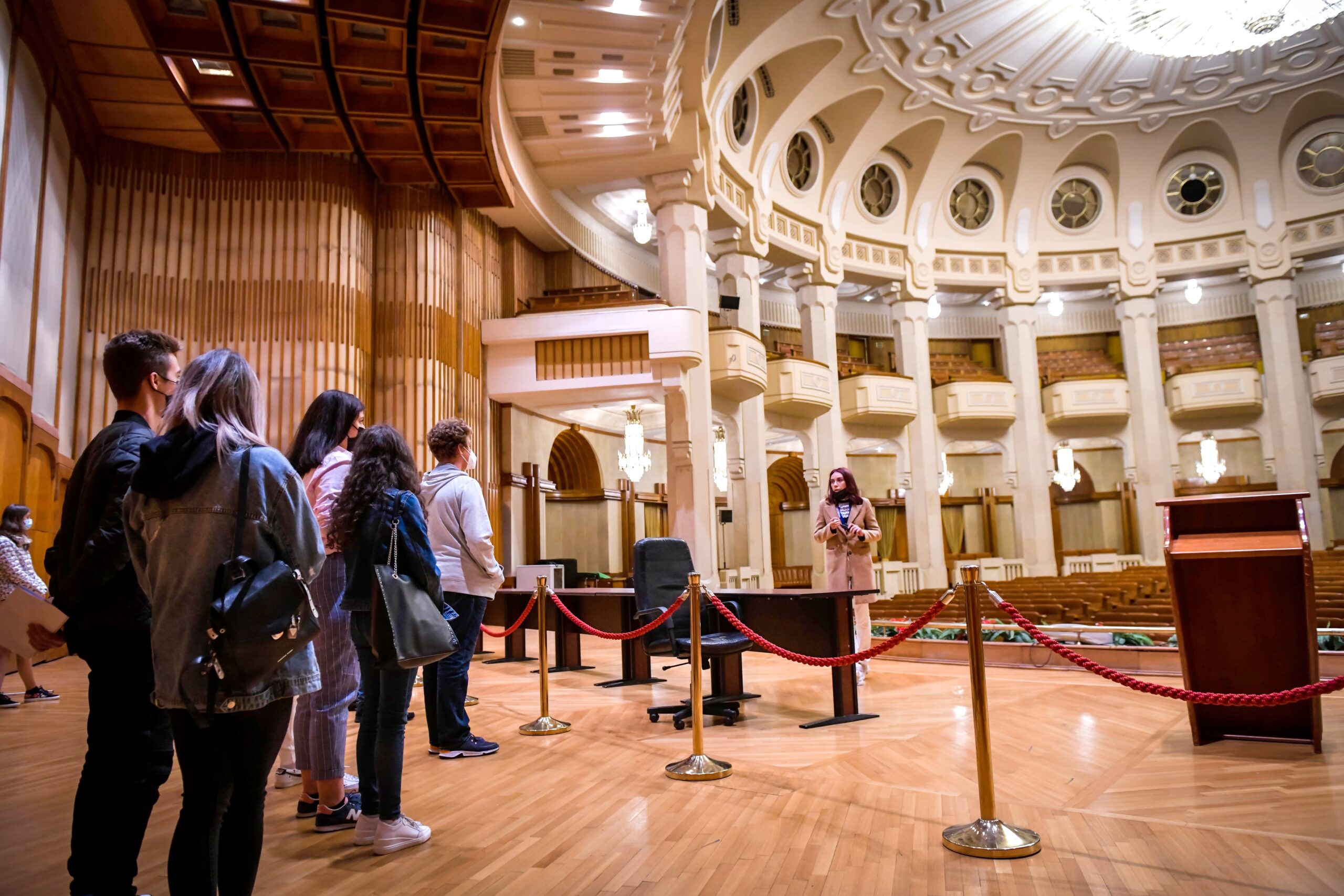 tur ghidat palatul parlamentului