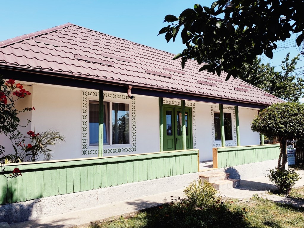 Cei doi au renovat o casă veche din 1953
