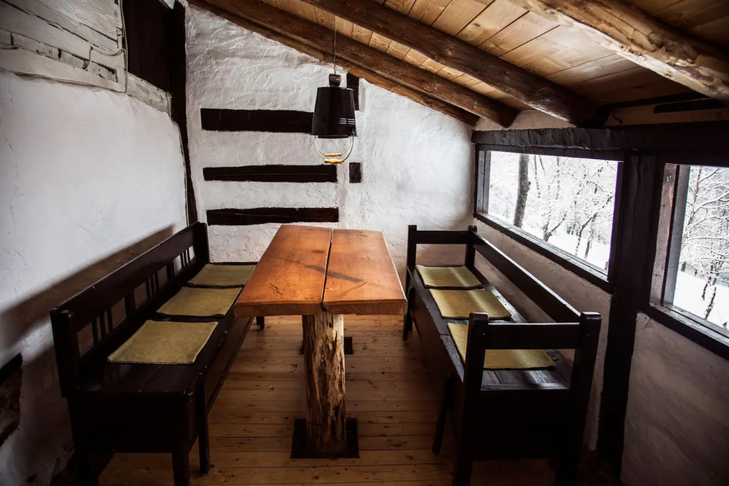 Carpathian Cottage, căsuța construită și renovată de Codrin FOTO: Ciprian Mihai