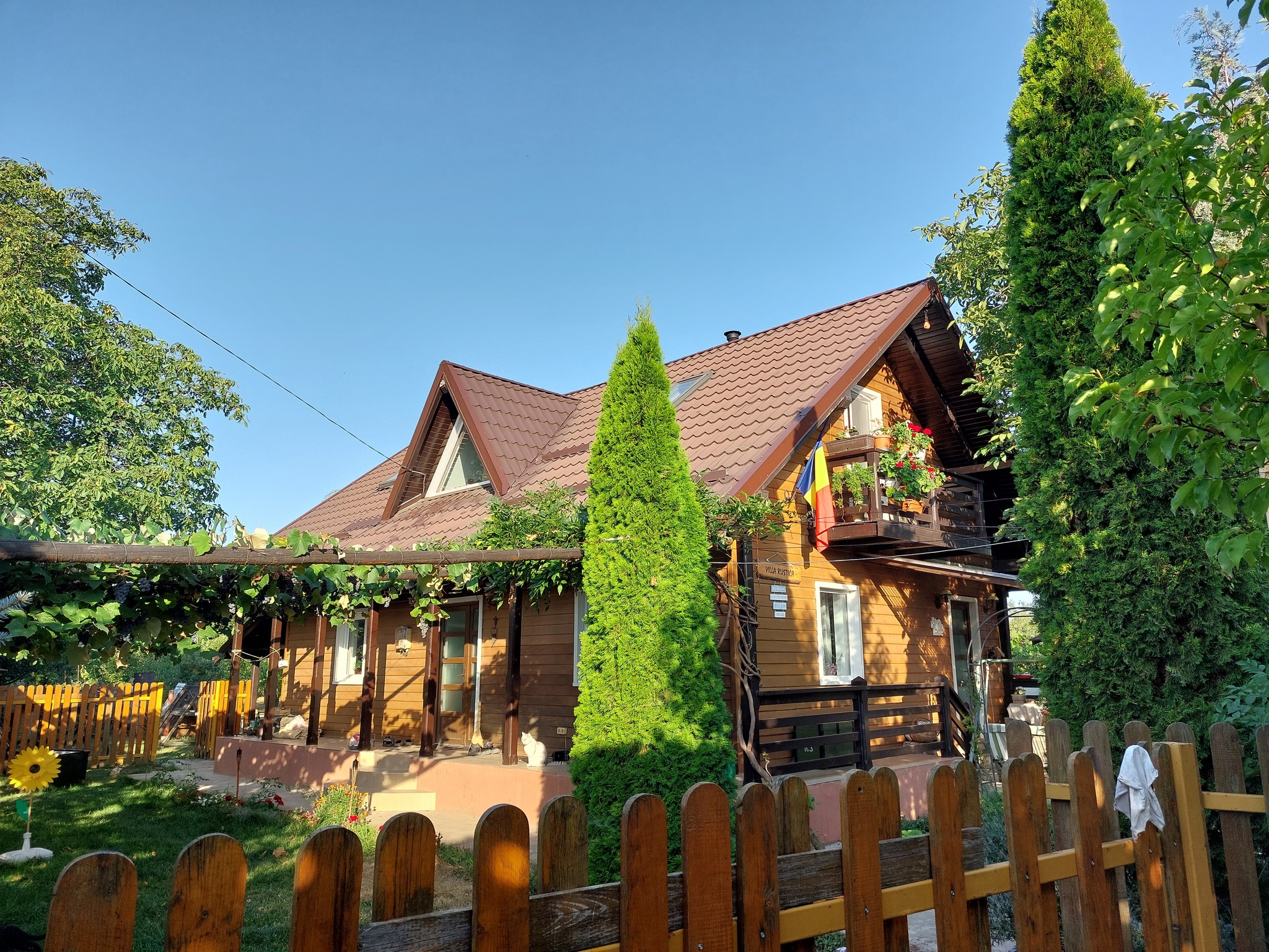 Cabana construită de Dan, finalizată în 2012