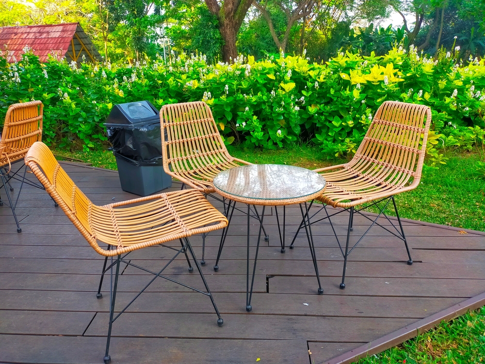 mobilier din ratan pentru curte 