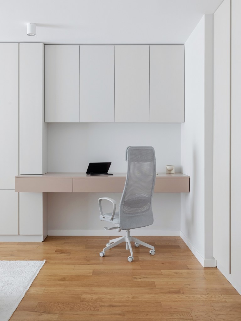 Apartamentul are un design modern, echilibrat și elegant