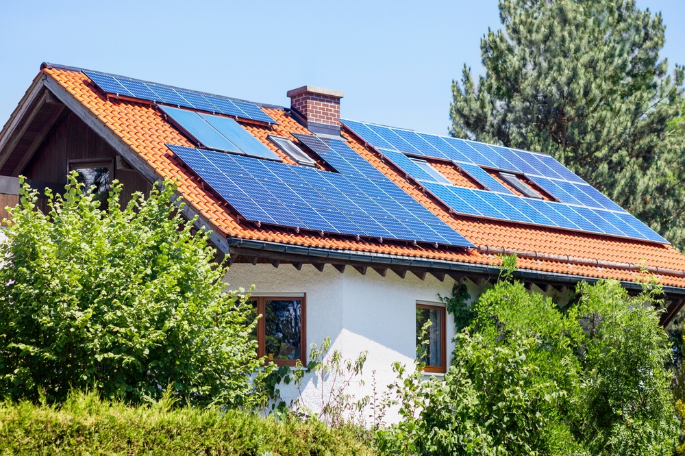 panouri fotovoltaice completare pe casa 