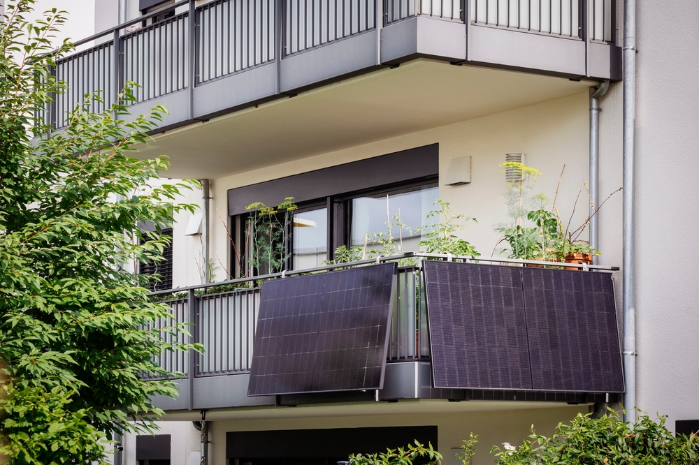 panou fotovoltaic instalat pe balcon legislația permite